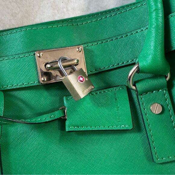 Michael Kors Hamilton Kelly Green Leather Handbag purse gold chain design - Picture 8 of 10